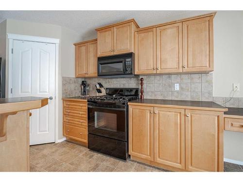 638 Citadel Drive Nw, Calgary, AB - Indoor Photo Showing Kitchen