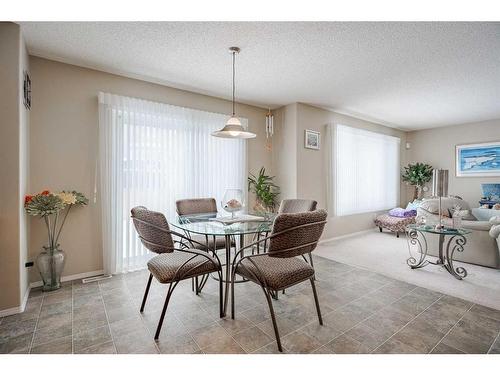 638 Citadel Drive Nw, Calgary, AB - Indoor Photo Showing Dining Room
