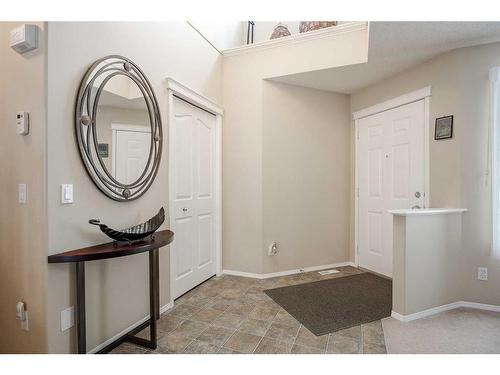 638 Citadel Drive Nw, Calgary, AB - Indoor Photo Showing Other Room
