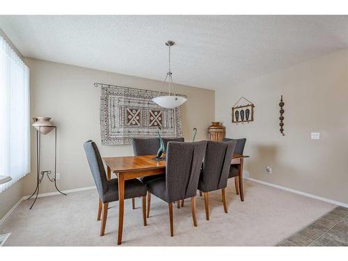 638 Citadel Drive Nw, Calgary, AB - Indoor Photo Showing Dining Room