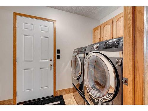 12 Scenic Glen Crescent Nw, Calgary, AB - Indoor Photo Showing Laundry Room