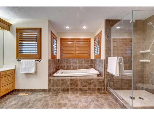 12 Scenic Glen Crescent Nw, Calgary, AB - Indoor Photo Showing Bathroom