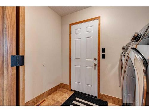 12 Scenic Glen Crescent Nw, Calgary, AB - Indoor Photo Showing Other Room