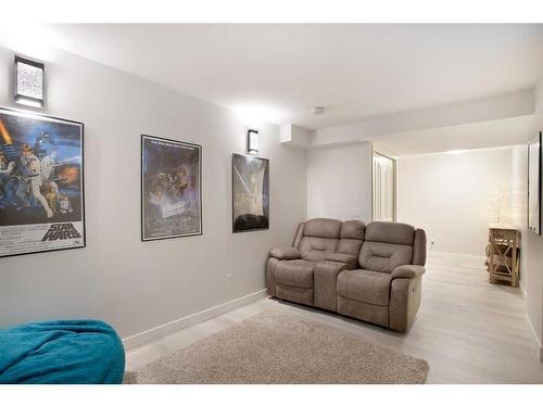 196 Mt Douglas Point Se, Calgary, AB - Indoor Photo Showing Other Room