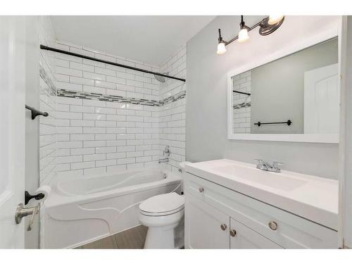 7428 26A Street Se, Calgary, AB - Indoor Photo Showing Bathroom