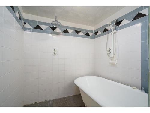 102-240 11 Avenue Sw, Calgary, AB - Indoor Photo Showing Bathroom