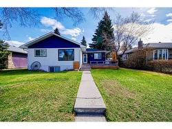 16 Galway Crescent SW Calgary, AB T3E 4Y3