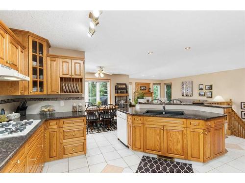 15-33106 Range Road 12, Rural Mountain View County, AB - Indoor Photo Showing Kitchen