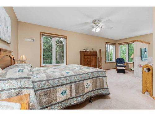 15-33106 Range Road 12, Rural Mountain View County, AB - Indoor Photo Showing Bedroom