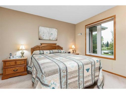 15-33106 Range Road 12, Rural Mountain View County, AB - Indoor Photo Showing Bedroom