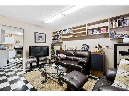 15-33106 Range Road 12, Rural Mountain View County, AB - Indoor