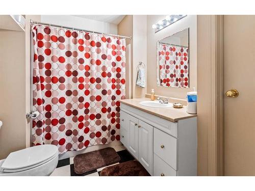 15-33106 Range Road 12, Rural Mountain View County, AB - Indoor Photo Showing Bathroom