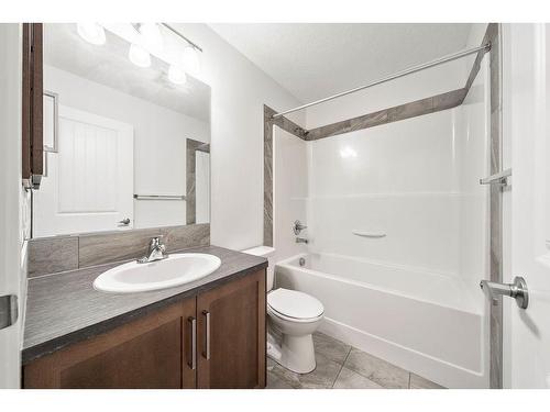 412 Legacy Point Se, Calgary, AB - Indoor Photo Showing Bathroom