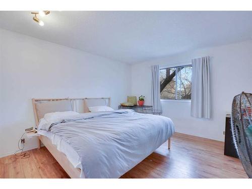 52 Falbury Bay Ne, Calgary, AB - Indoor Photo Showing Bedroom