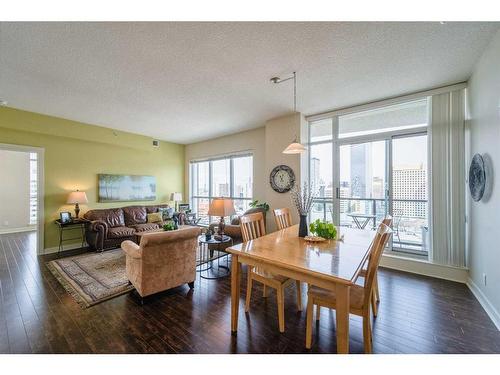 1706-788 12 Avenue Sw, Calgary, AB - Indoor Photo Showing Other Room
