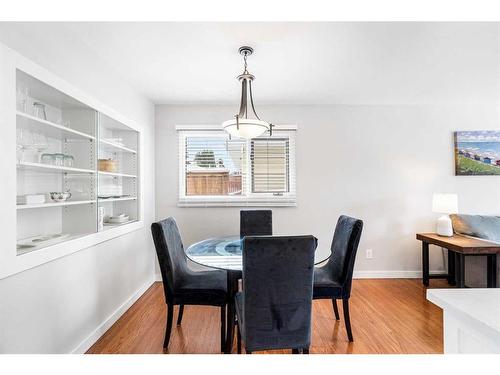 715 84 Avenue Sw, Calgary, AB - Indoor Photo Showing Dining Room
