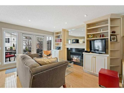 1425 26 Street Sw, Calgary, AB - Indoor Photo Showing Living Room With Fireplace
