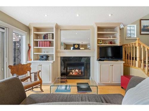 1425 26 Street Sw, Calgary, AB - Indoor Photo Showing Living Room With Fireplace