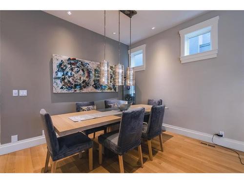 1624 Broadview Road Nw, Calgary, AB - Indoor Photo Showing Dining Room