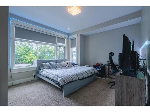 1624 Broadview Road Nw, Calgary, AB - Indoor Photo Showing Bedroom