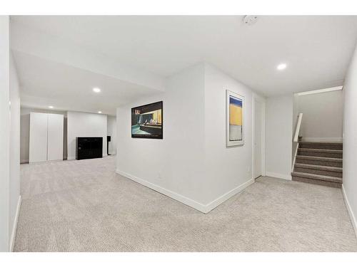 316 Ashley Crescent Se, Calgary, AB - Indoor Photo Showing Other Room