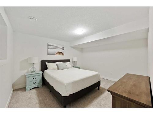 316 Ashley Crescent Se, Calgary, AB - Indoor Photo Showing Bedroom