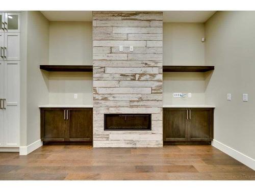 645 36 Street Sw, Calgary, AB - Indoor With Fireplace