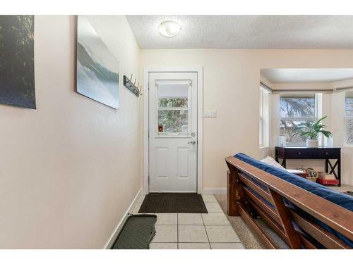 2822 40 Street Sw, Calgary, AB - Indoor Photo Showing Other Room