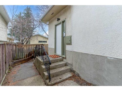 2822 40 Street Sw, Calgary, AB - Outdoor With Exterior