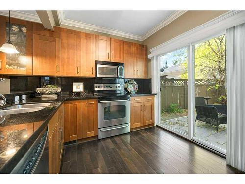 1427 2A Street Nw, Calgary, AB - Indoor Photo Showing Kitchen With Stainless Steel Kitchen