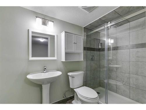 217 Sunset Point, Cochrane, AB - Indoor Photo Showing Bathroom