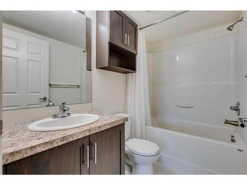 5211-279 Copperpond Common Se, Calgary, AB - Indoor Photo Showing Bathroom
