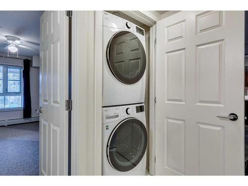 5211-279 Copperpond Common Se, Calgary, AB - Indoor Photo Showing Laundry Room