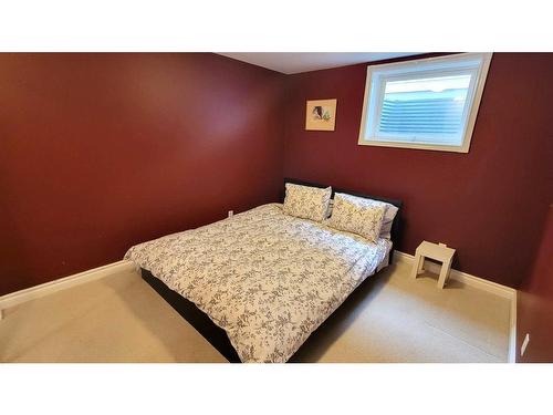 374 Westwood Drive Sw, Calgary, AB - Indoor Photo Showing Bedroom