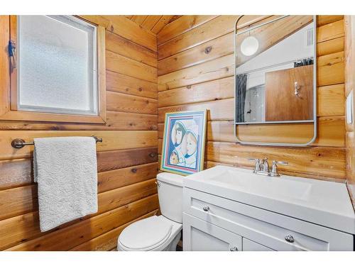 1432 Mcalpine Street, Carstairs, AB - Indoor Photo Showing Bathroom