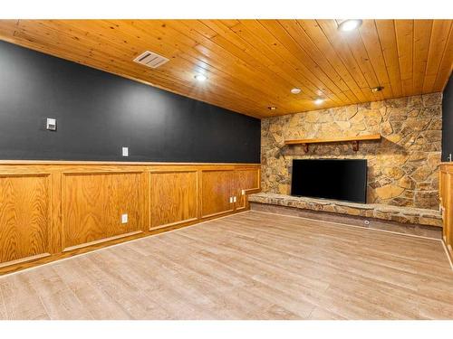 1432 Mcalpine Street, Carstairs, AB - Indoor With Fireplace