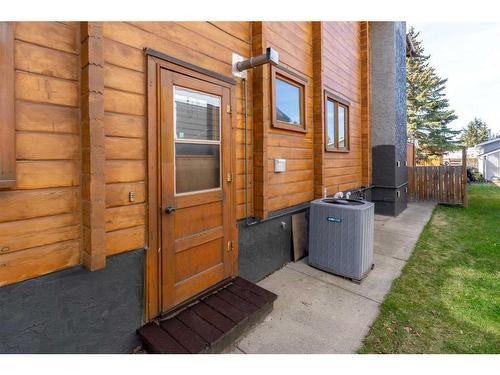 1432 Mcalpine Street, Carstairs, AB - Outdoor With Exterior