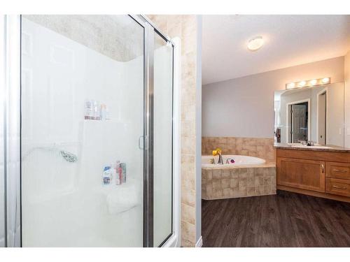 9 Copperpond Link Se, Calgary, AB - Indoor Photo Showing Bathroom