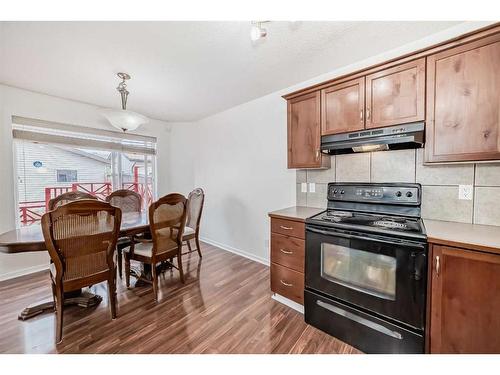 114 Cranberry Close Se, Calgary, AB - Indoor Photo Showing Kitchen