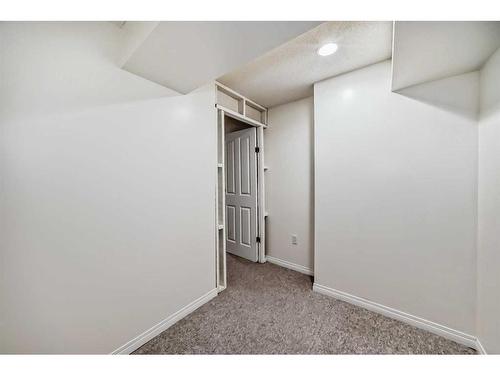 114 Cranberry Close Se, Calgary, AB - Indoor Photo Showing Other Room