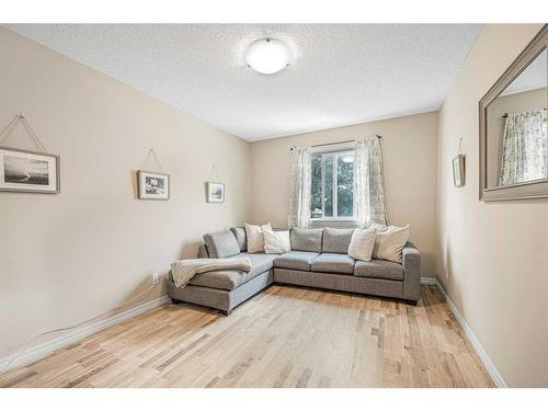 276-371 Marina Drive, Chestermere, AB - Indoor Photo Showing Living Room
