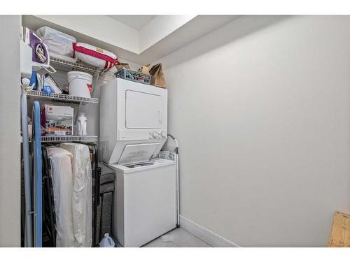 105-2 14 Street Nw, Calgary, AB - Indoor Photo Showing Laundry Room