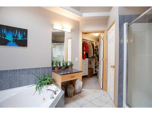 217 Citadel Crest Green Nw, Calgary, AB - Indoor Photo Showing Bathroom