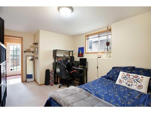 217 Citadel Crest Green Nw, Calgary, AB - Indoor Photo Showing Bedroom