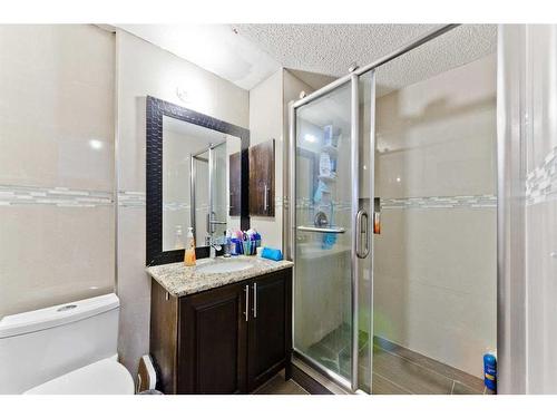 161 Shawfield Road Sw, Calgary, AB - Indoor Photo Showing Bathroom