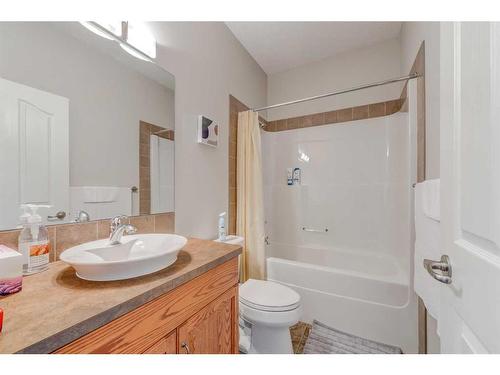 51 Cranridge Bay Se, Calgary, AB - Indoor Photo Showing Bathroom