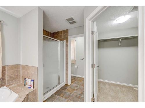51 Cranridge Bay Se, Calgary, AB - Indoor Photo Showing Bathroom