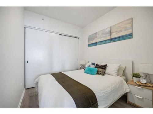 516-615 6 Avenue Se, Calgary, AB - Indoor Photo Showing Bedroom
