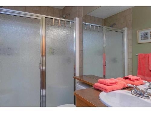 1348 Shannon Common Sw, Calgary, AB - Indoor Photo Showing Bathroom