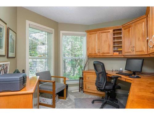 1348 Shannon Common Sw, Calgary, AB - Indoor Photo Showing Office